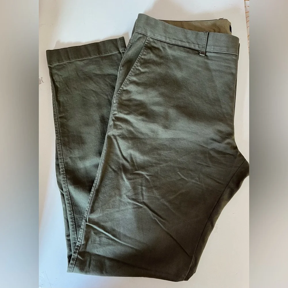Men’s J.Crew Flex Slim Fit Olive Green Flat Front Chino pants slacks 36x34